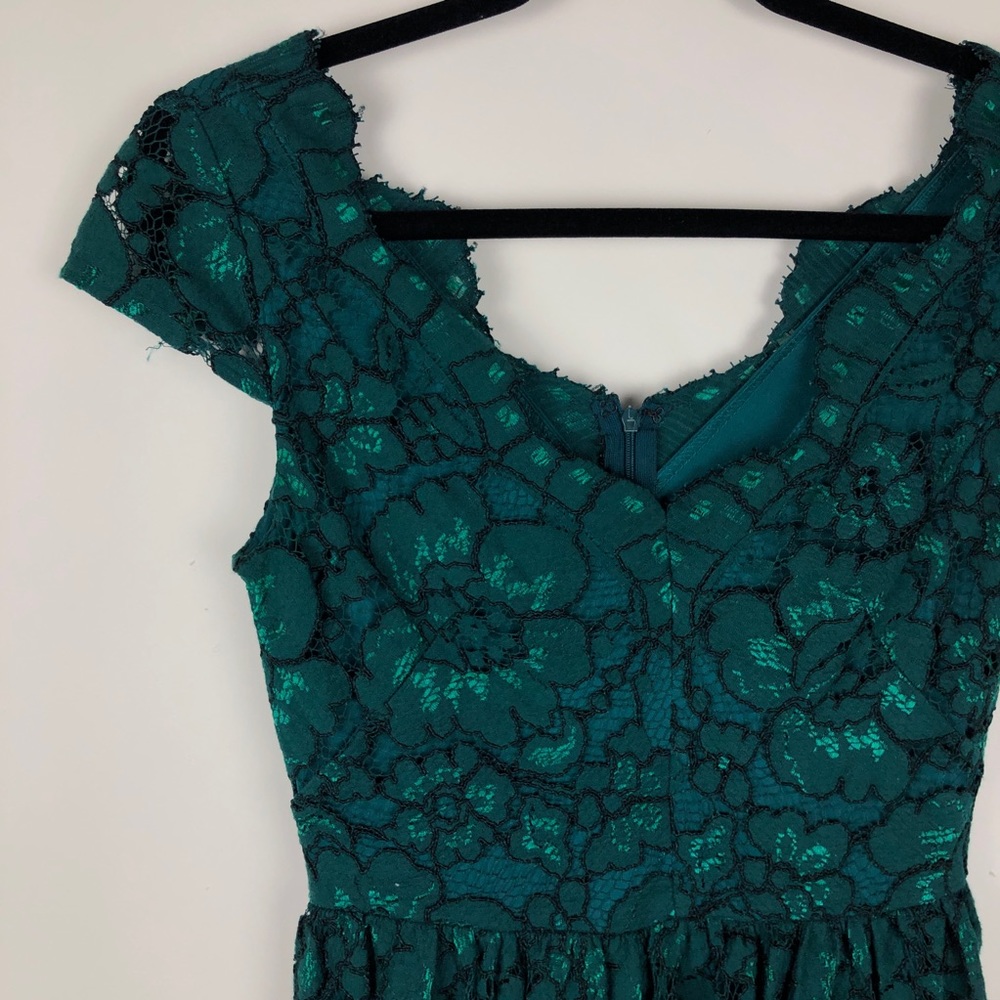 Betsey Johnson Floral Lace Cap Sleeve Dress Teal - Picture 2 of 6